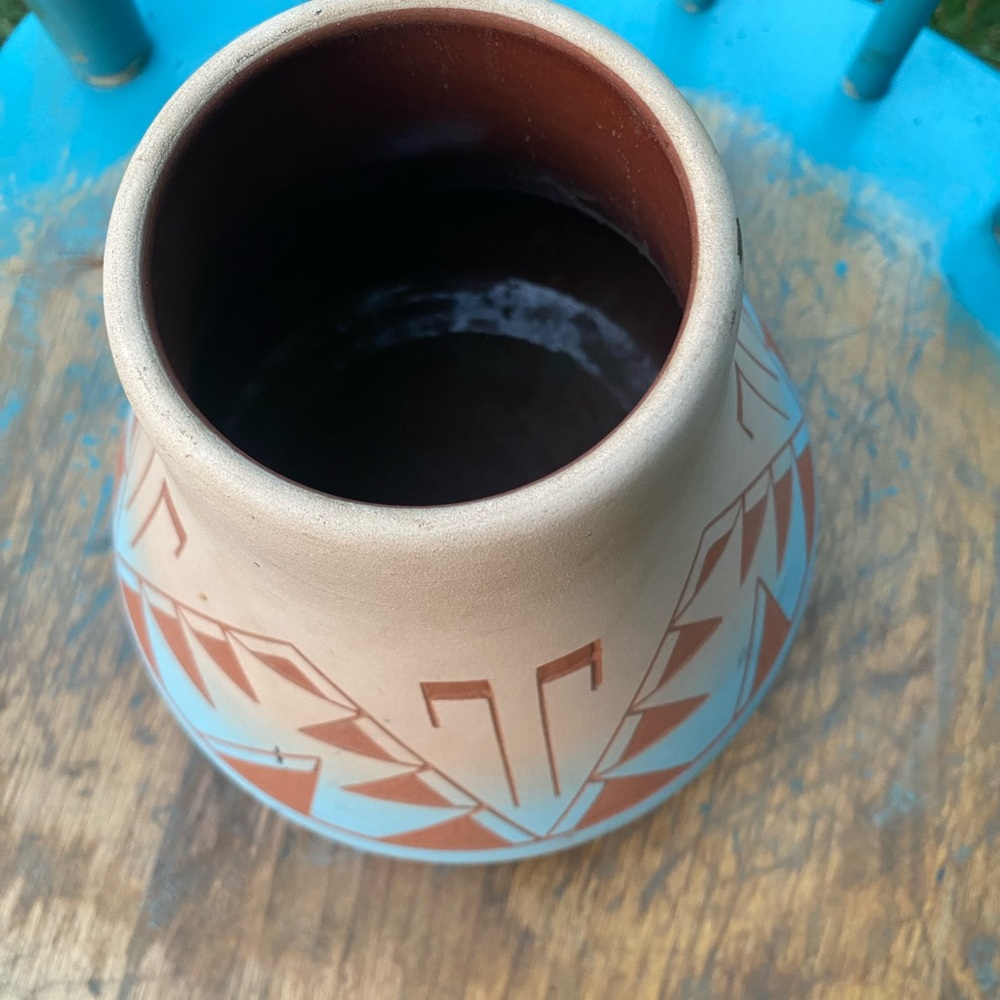 Vintage Southwest/western painted pot/vase - Picture 2 of 3